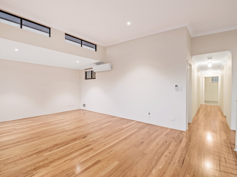 44 Lullworth Terrace, North Coogee WA 6163