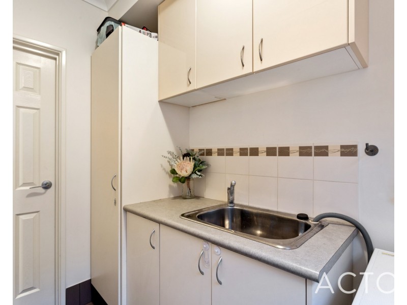 6/250 Healy Road, Hamilton Hill WA 6163