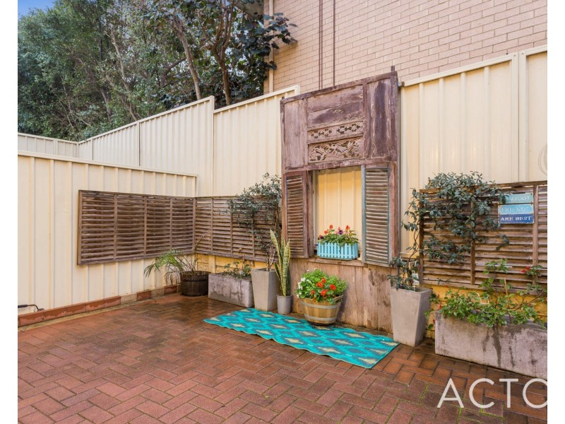 6/250 Healy Road, Hamilton Hill WA 6163