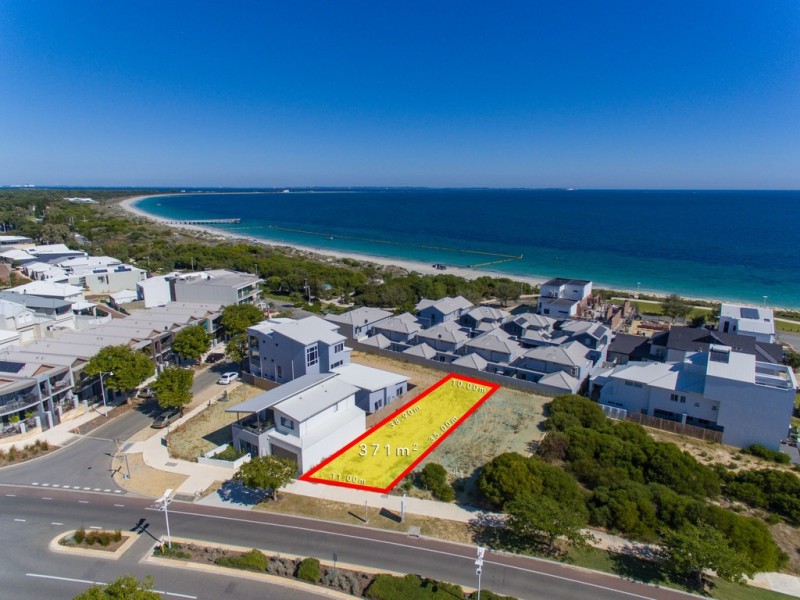 13 Orsino Boulevard, North Coogee WA 6163