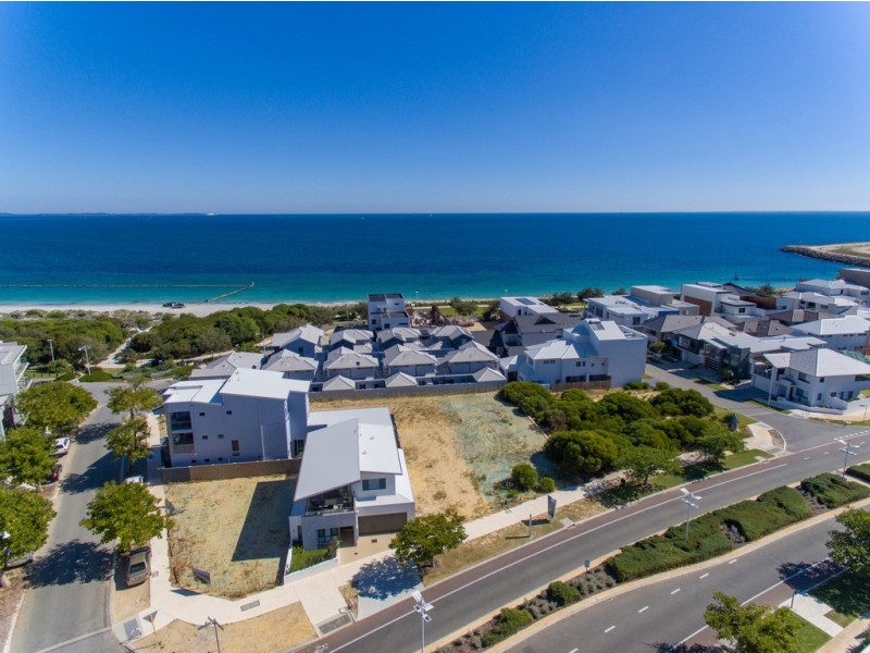 13 Orsino Boulevard, North Coogee WA 6163