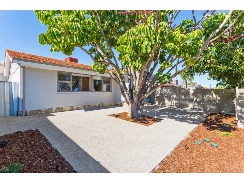 6 Bolingbroke Street, Spearwood WA 6163