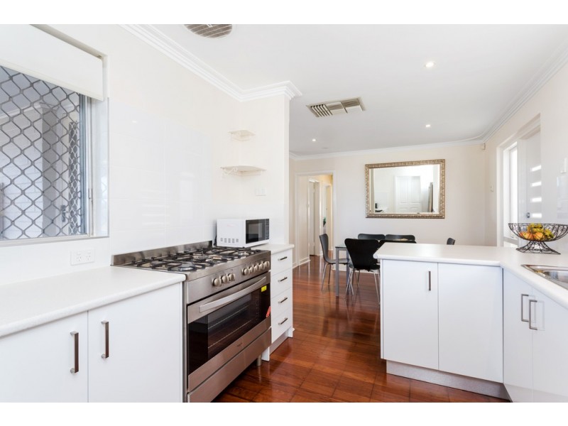 6 Bolingbroke Street, Spearwood WA 6163