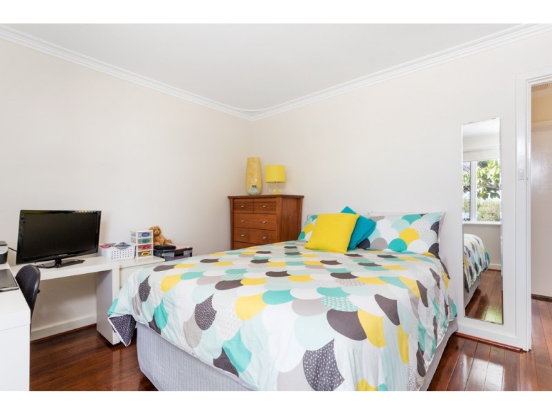 6 Bolingbroke Street, Spearwood WA 6163