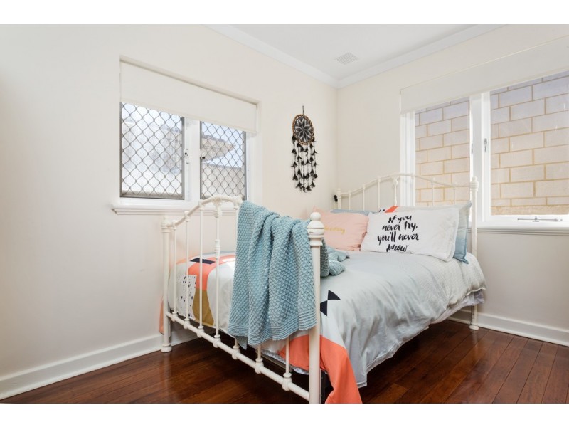 6 Bolingbroke Street, Spearwood WA 6163