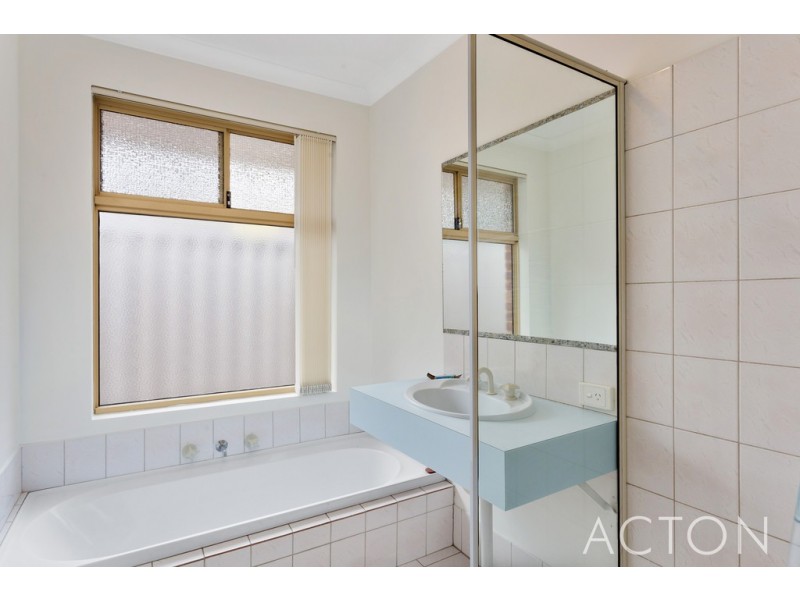 17 Citrus Loop, South Lake WA 6164