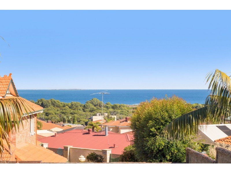 9 Careening Way, Coogee WA 6166