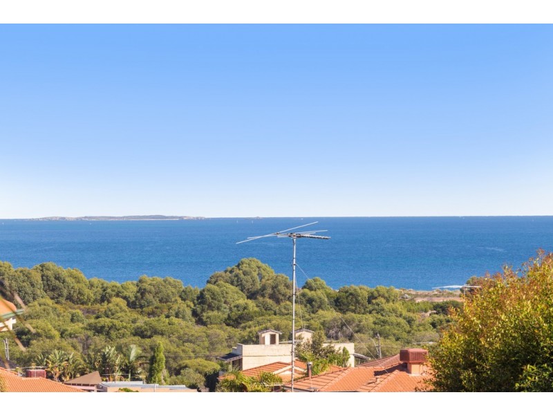 9 Careening Way, Coogee WA 6166