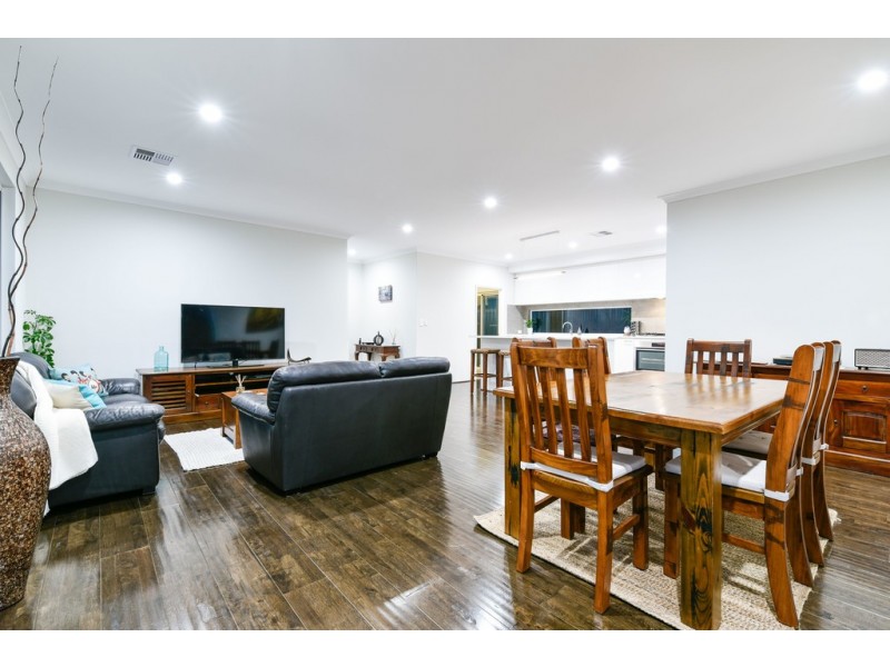 4 Ukich Crescent, Spearwood WA 6163