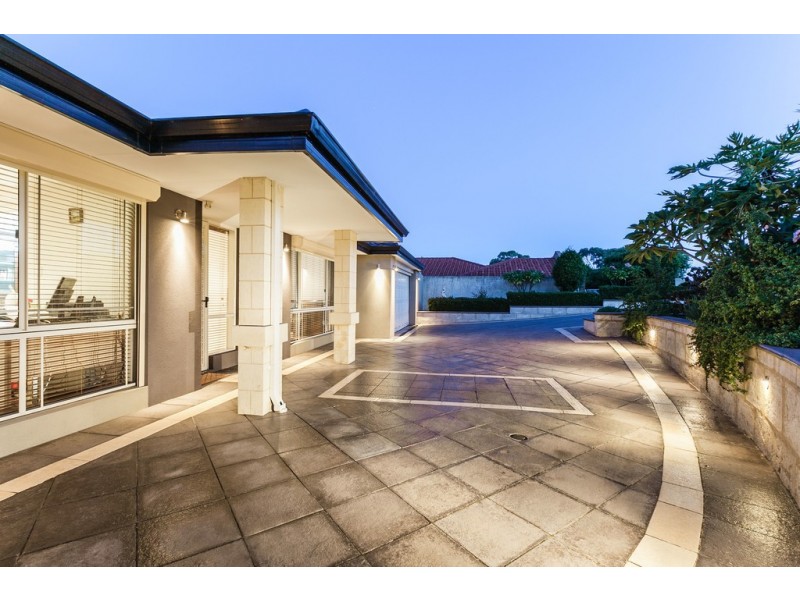 8 Rhodes Rise, Coogee WA 6166