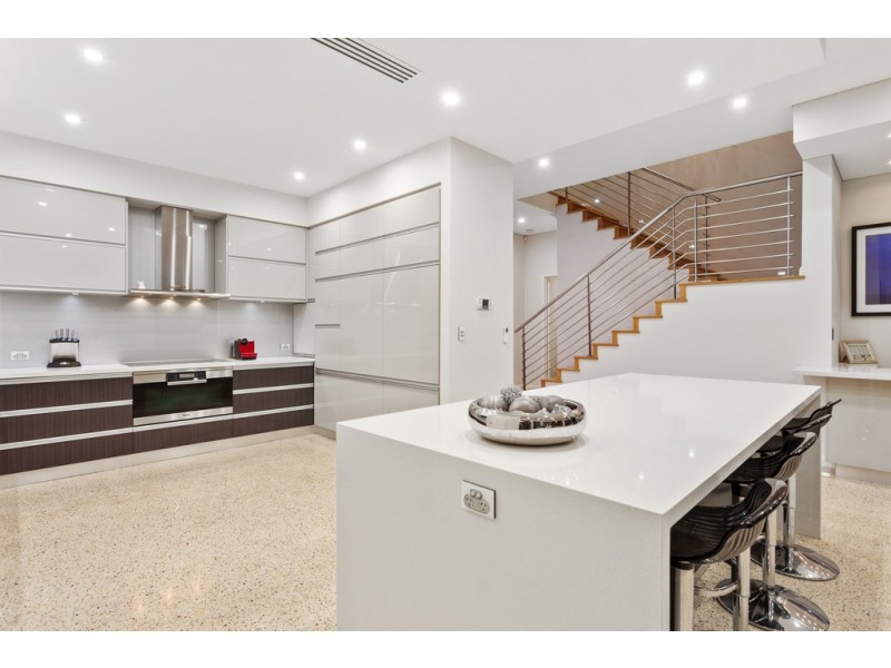 7 Eudora Way, North Coogee WA 6163