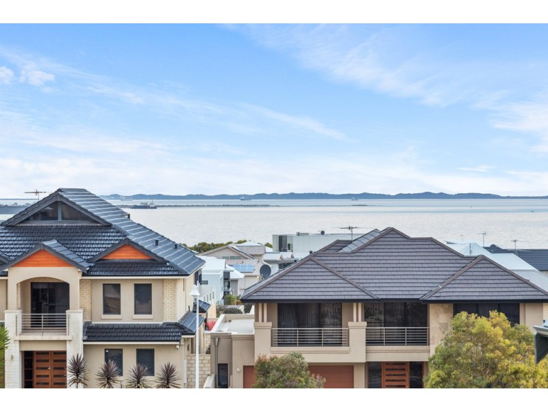 7 Eudora Way, North Coogee WA 6163