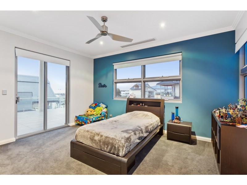 7 Eudora Way, North Coogee WA 6163