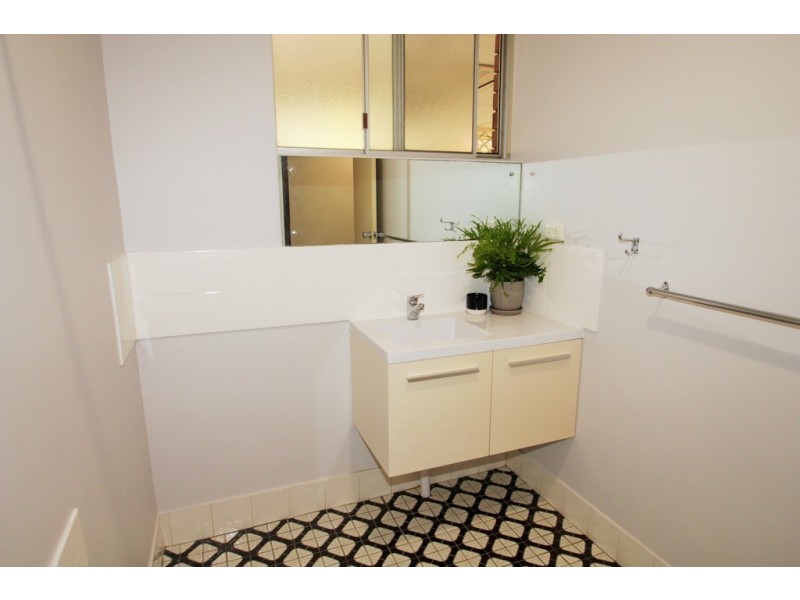 24 Garden Road, Spearwood WA 6163