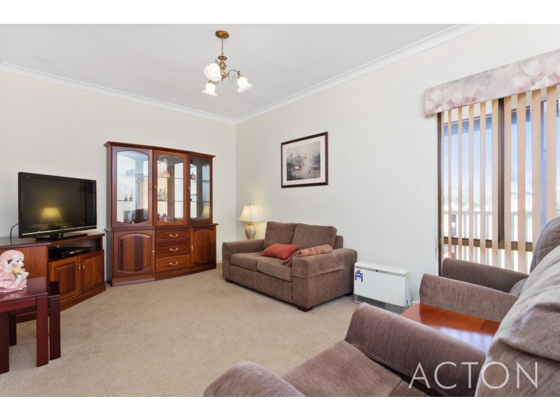 22 Hargreaves Road, Coolbellup WA 6163