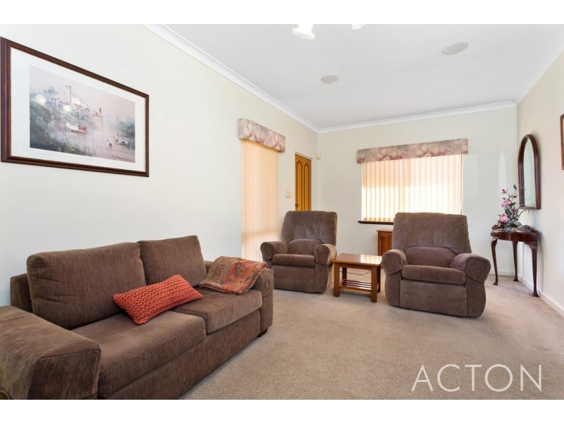 22 Hargreaves Road, Coolbellup WA 6163