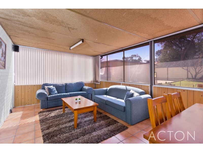 22 Hargreaves Road, Coolbellup WA 6163