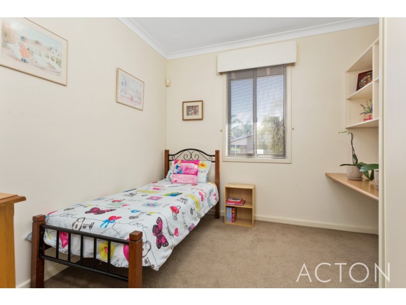 22 Hargreaves Road, Coolbellup WA 6163