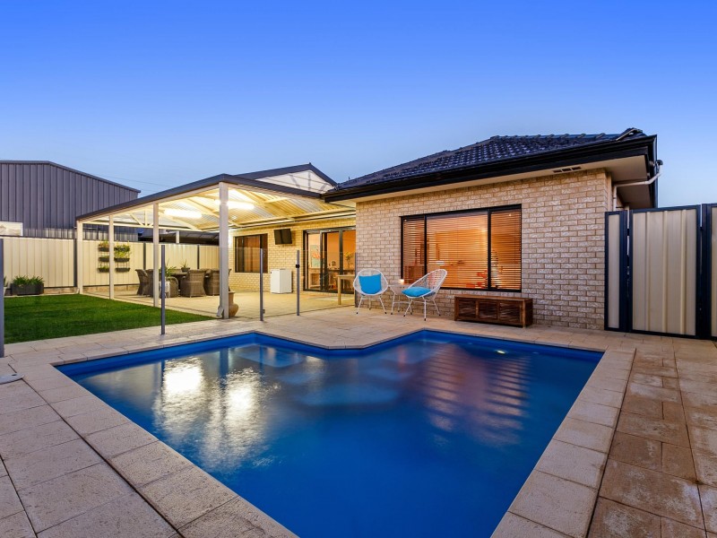 364 Wentworth Parade (600m2 block), Success WA 6164