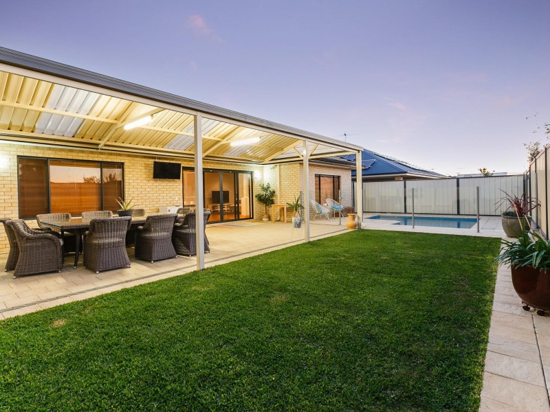 364 Wentworth Parade (600m2 block), Success WA 6164