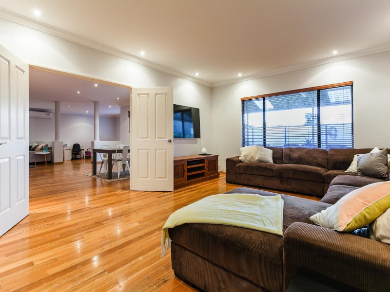 364 Wentworth Parade (600m2 block), Success WA 6164