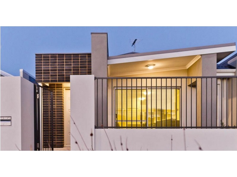 2/198 Hamilton Road, Spearwood WA 6163