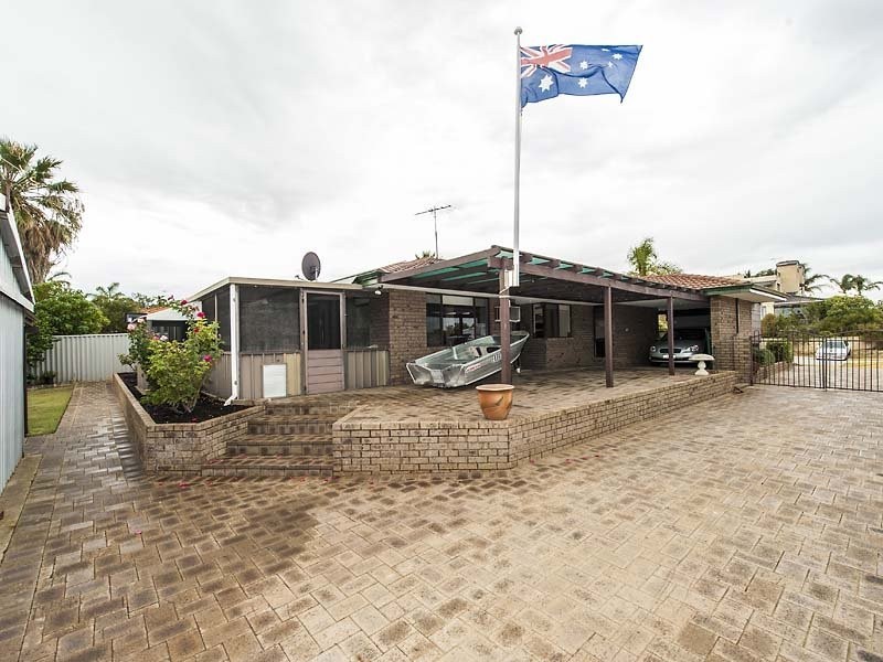 12 Herschell Way, Coogee WA 6166