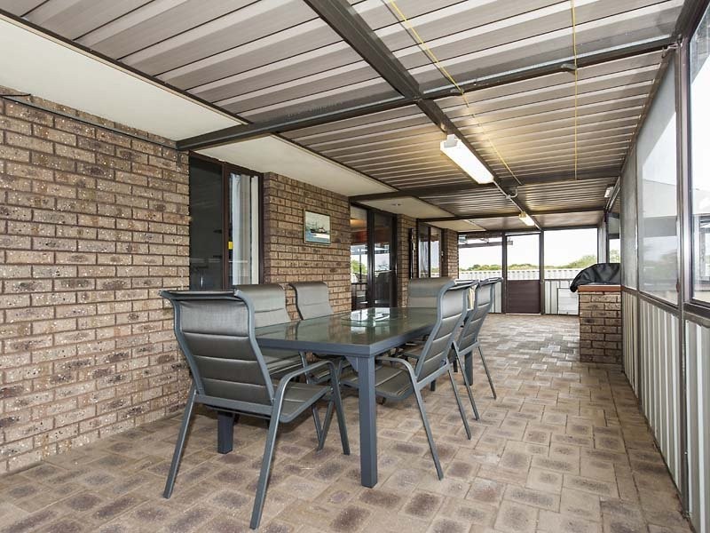 12 Herschell Way, Coogee WA 6166