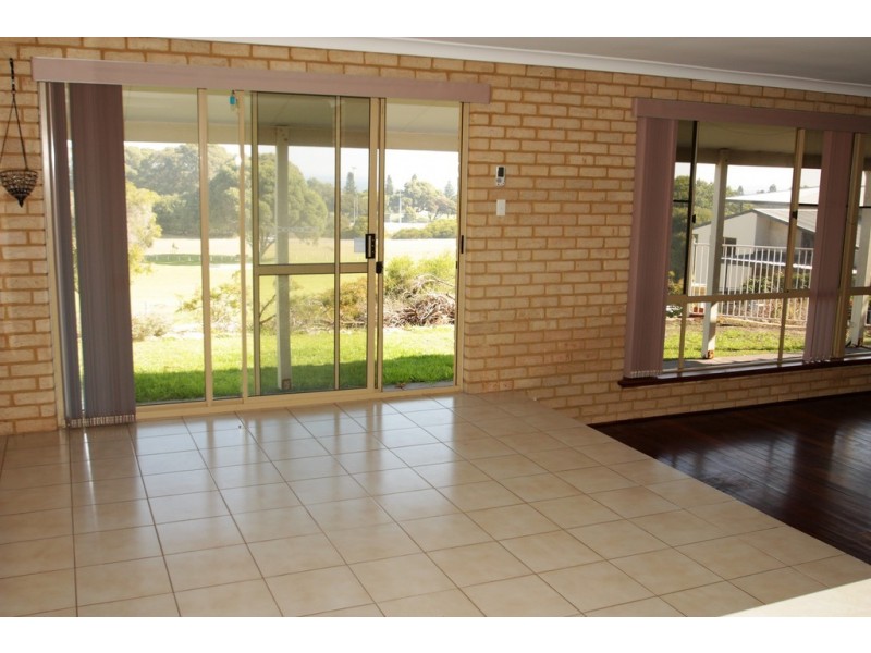 1 Howick Street, Coogee WA 6166