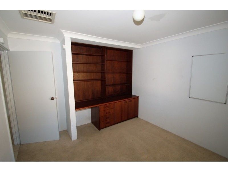 1 Howick Street, Coogee WA 6166