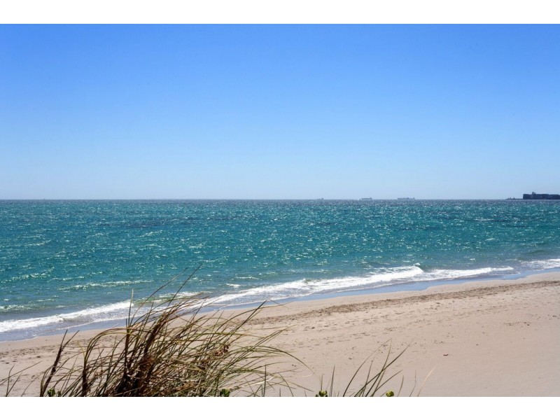 15/59 Breaksea Drive, North Coogee WA 6163