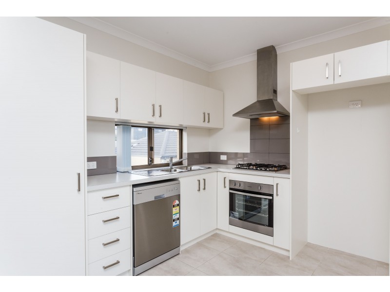 8/11 Scales Way, Spearwood WA 6163