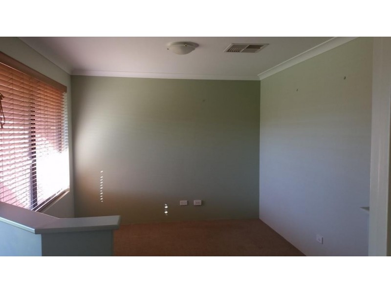 7 Charnley Bend, Success WA 6164