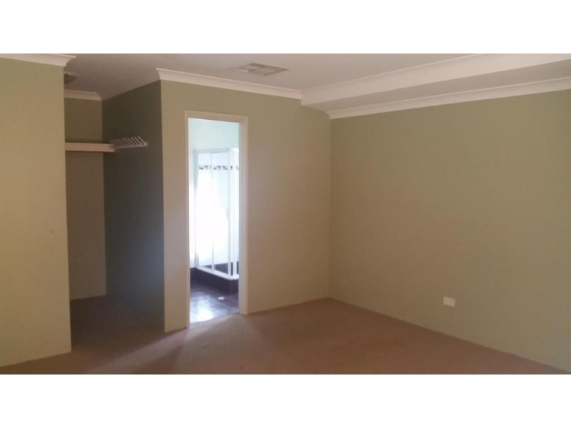 7 Charnley Bend, Success WA 6164