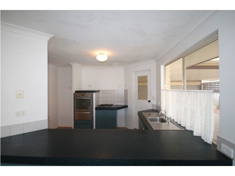 8 Garbin Place, Munster WA 6166