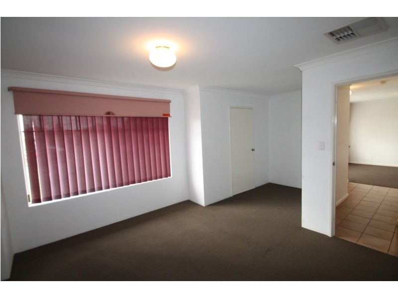 8 Garbin Place, Munster WA 6166
