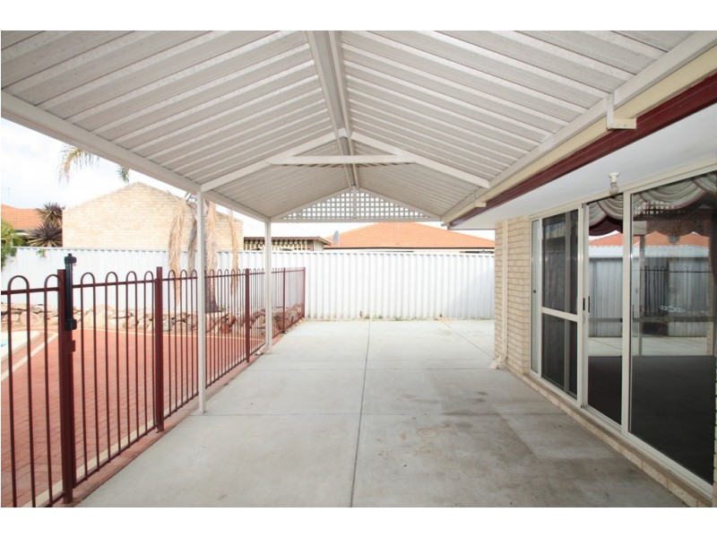 8 Garbin Place, Munster WA 6166