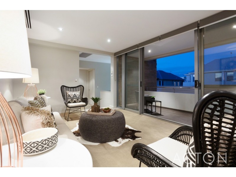 60 Breaksea Drive, North Coogee WA 6163