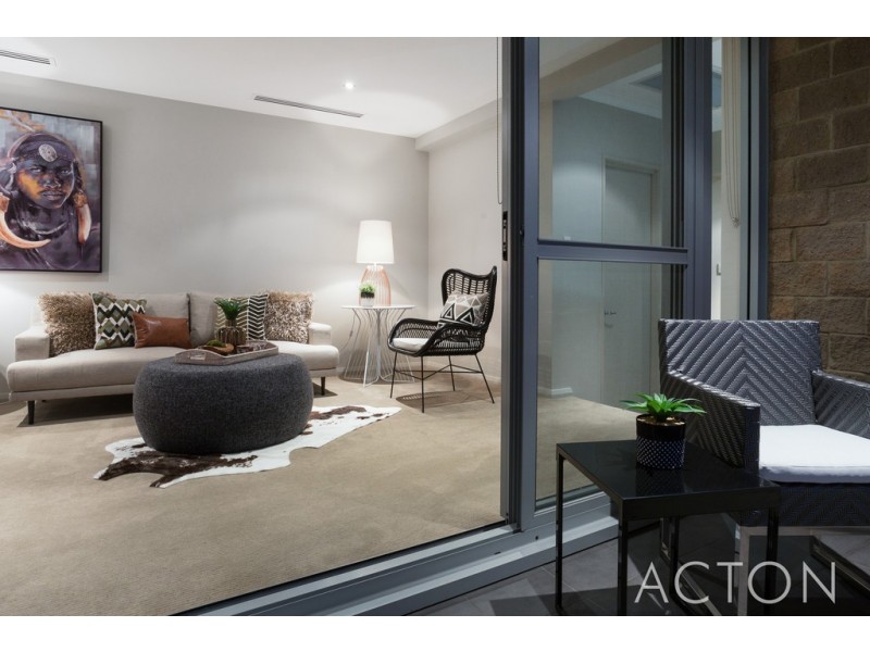 60 Breaksea Drive, North Coogee WA 6163