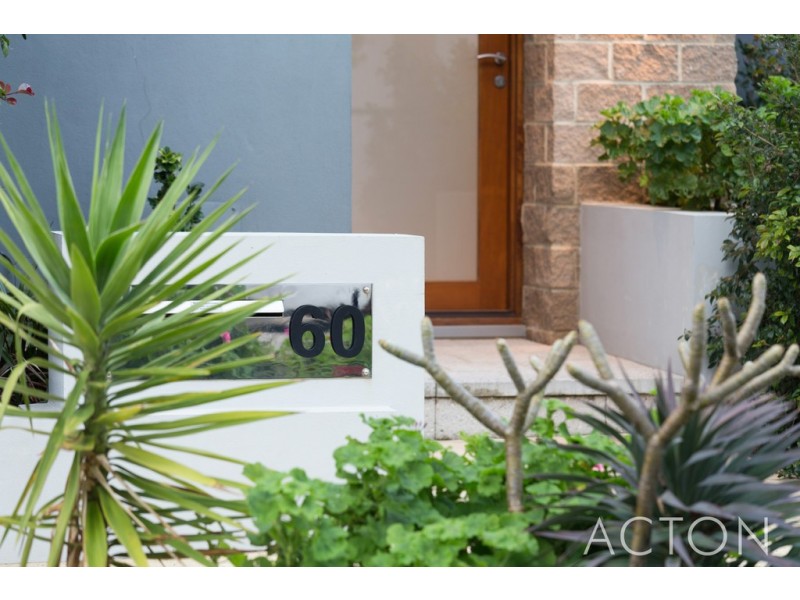 60 Breaksea Drive, North Coogee WA 6163