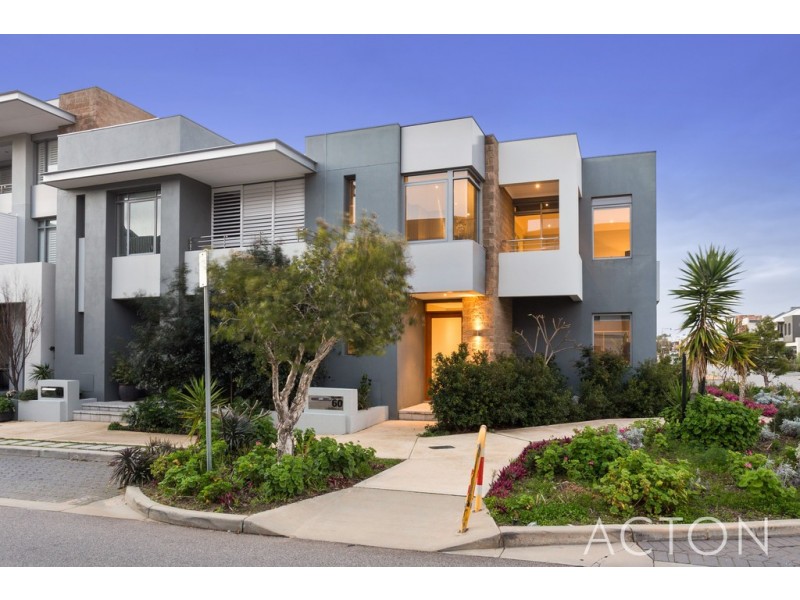 60 Breaksea Drive, North Coogee WA 6163