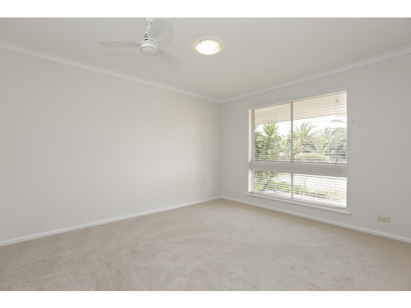 11 Hotspur Road, Spearwood WA 6163