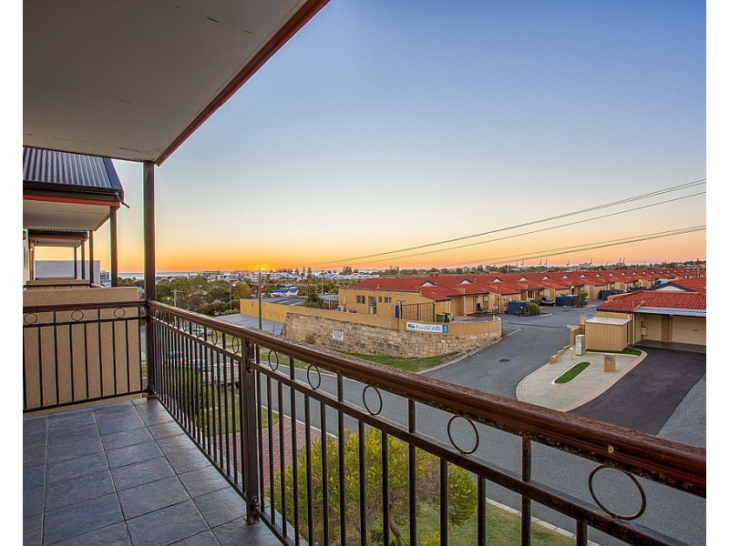 8/7 Bellion Drive, Hamilton Hill WA 6163