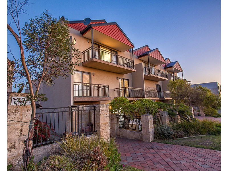 8/7 Bellion Drive, Hamilton Hill WA 6163