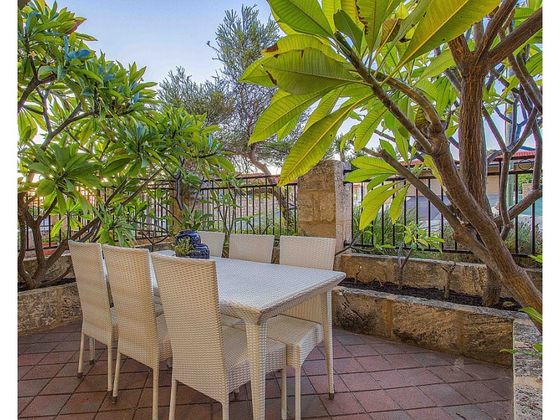 8/7 Bellion Drive, Hamilton Hill WA 6163