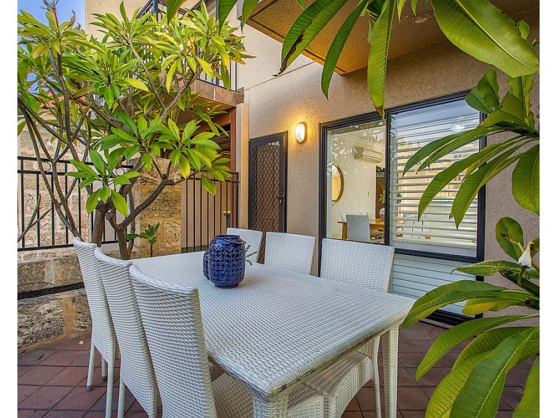 8/7 Bellion Drive, Hamilton Hill WA 6163