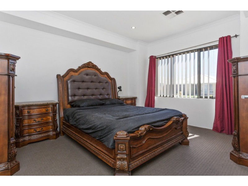 73 Bellingham Road, Hammond Park WA 6164