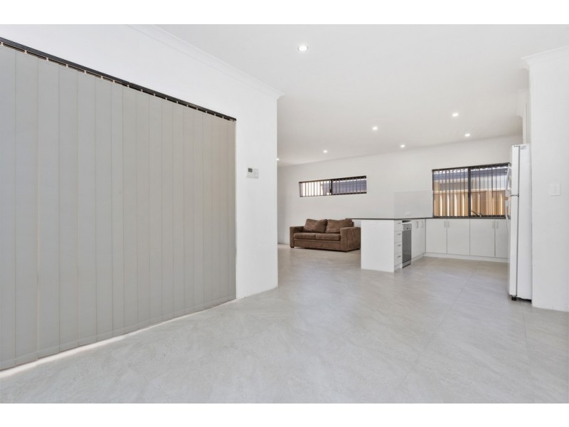 73 Bellingham Road, Hammond Park WA 6164