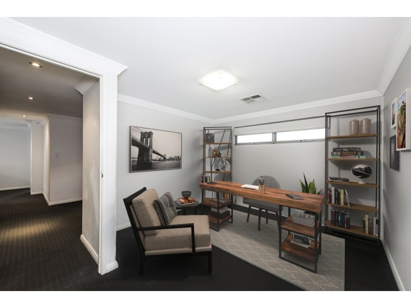 6 Mewstone Crescent, North Coogee WA 6163