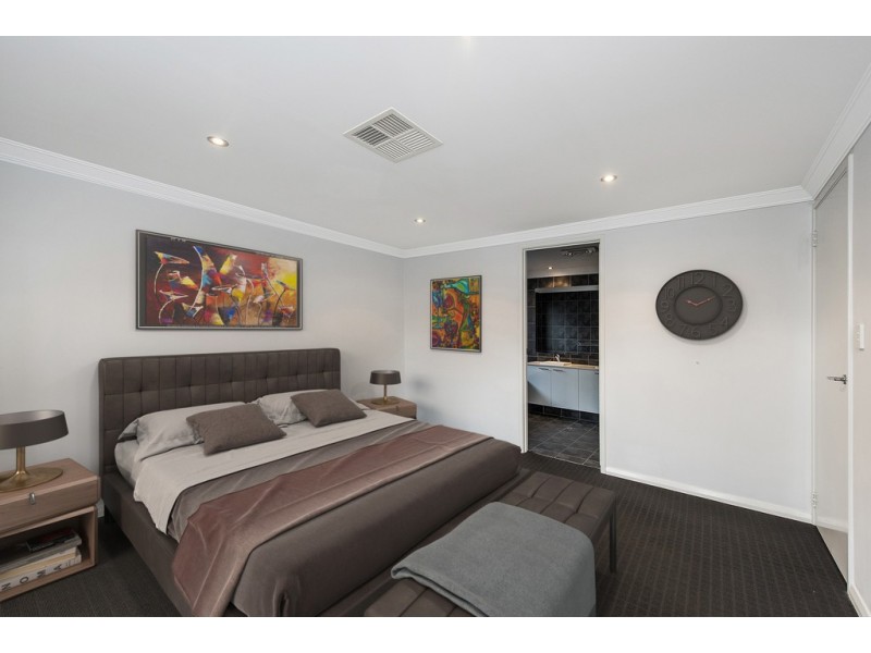 6 Mewstone Crescent, North Coogee WA 6163